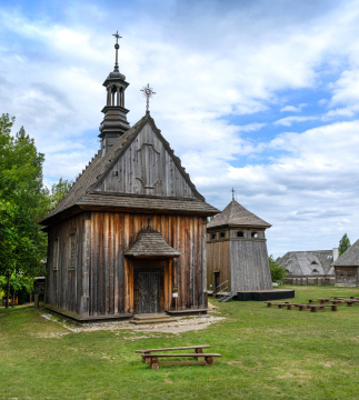 Die Holzkirche von Rogów, das Museum der Kielcer Landschaft