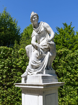 Die Statue von Rhea Cybele in Schönbrunn