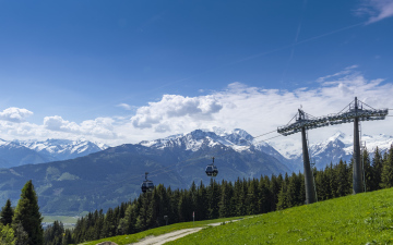 Gondelbahn in den Alpen. Österreich