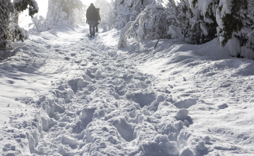 Expedition im Neuschnee, winterliche Bedingungen