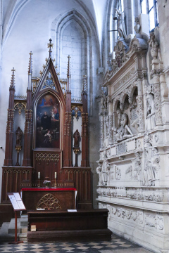 Historischer Altar in der Kirche