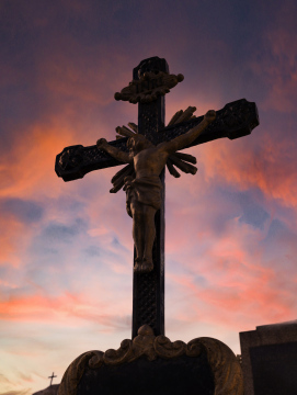 Kreuz, Kruzifix gegen den Himmel