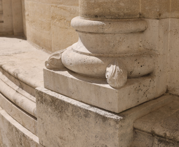 Historische Säulenbasis, architektonisches Detail