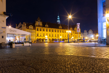 Marktplatz in Breslau bei Nacht.
