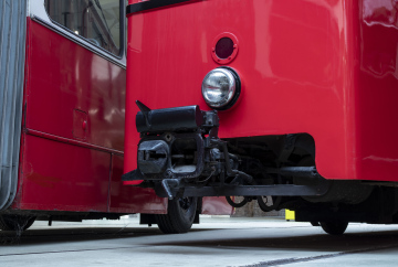 Rote Straßenbahn im Museum