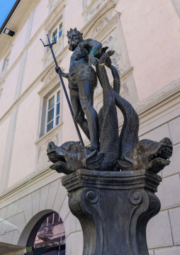 Neptun-Statue auf dem Erbe-Platz in Bozen