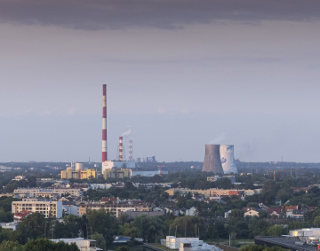 Blick auf das Heizkraftwerk in Łęg