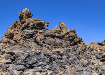 Vulkangesteine in der Landschaft