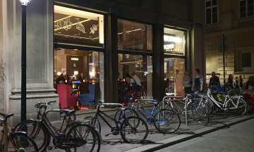 Fahrräder vor dem Restaurant