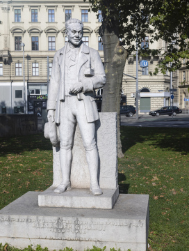 Alexander Girardi-Statue