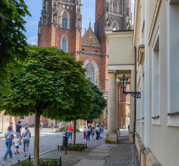 Touristen im historischen Zentrum von Breslau, Stockfoto