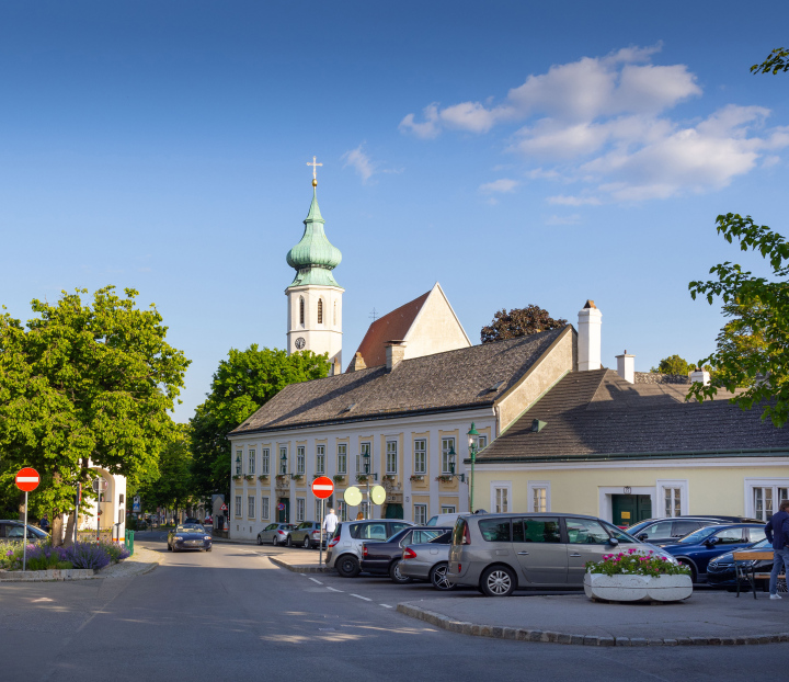 Grinzing ist ein Teil des Wiener Bezirks Döbling