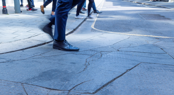 Gehen Sie auf der Straße