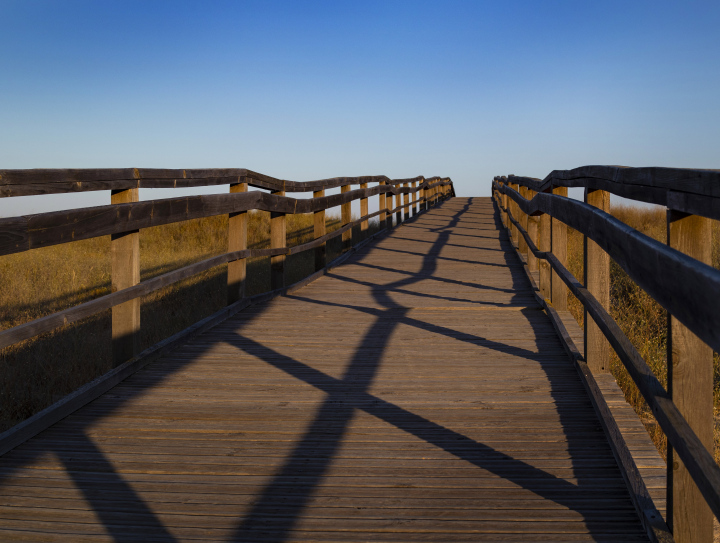 Straße von Planks Landung in Richtung Strand