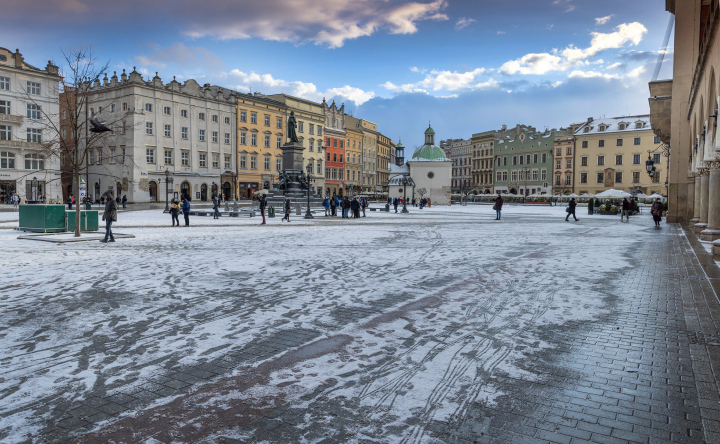 Winter auf dem Marktplatz in Krakau