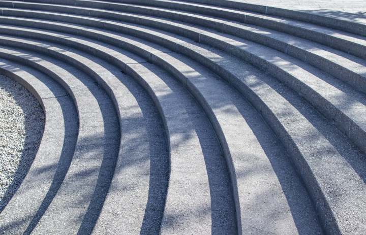 Betontreppe in Form eines Kreises