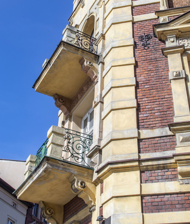 Balkone im Narożna Mietshaus