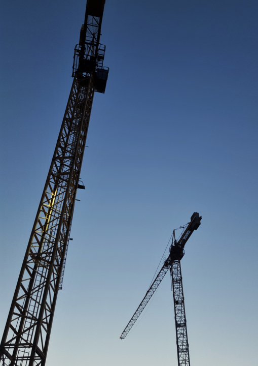 Krane auf der Baustelle