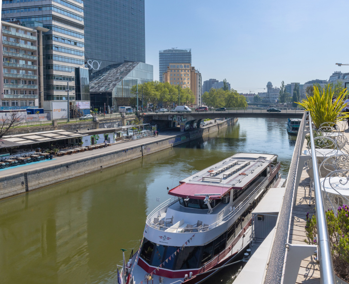 Blick auf die Schwedenbrücke in Wien, Stockfoto