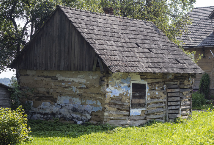 Kleines Dorfhaus zum Abriss