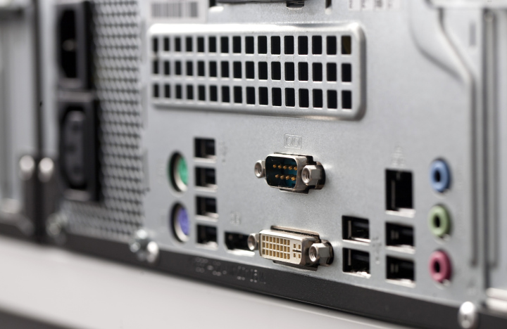 Rückseite des Computergehäuses