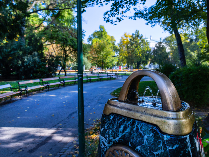Öffentlicher Park und Trinkwasserbereich