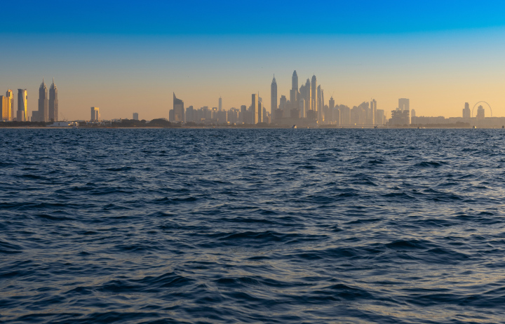 Dubai vom Meer aus