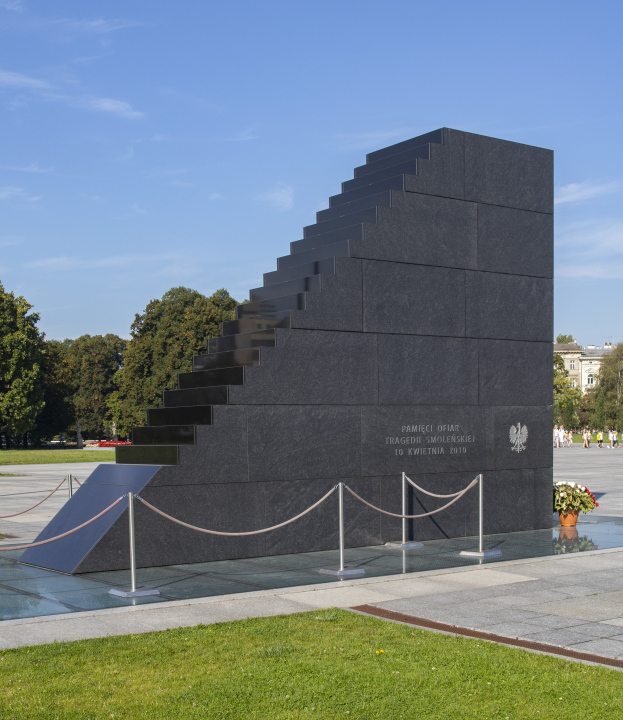 Denkmal zum Gedenken an die Opfer der Smolensker Tragödie, Warschau