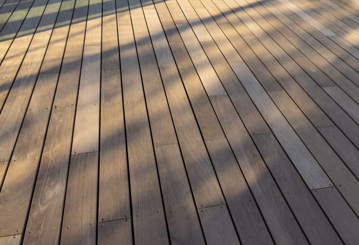 Terrasse aus Holz.