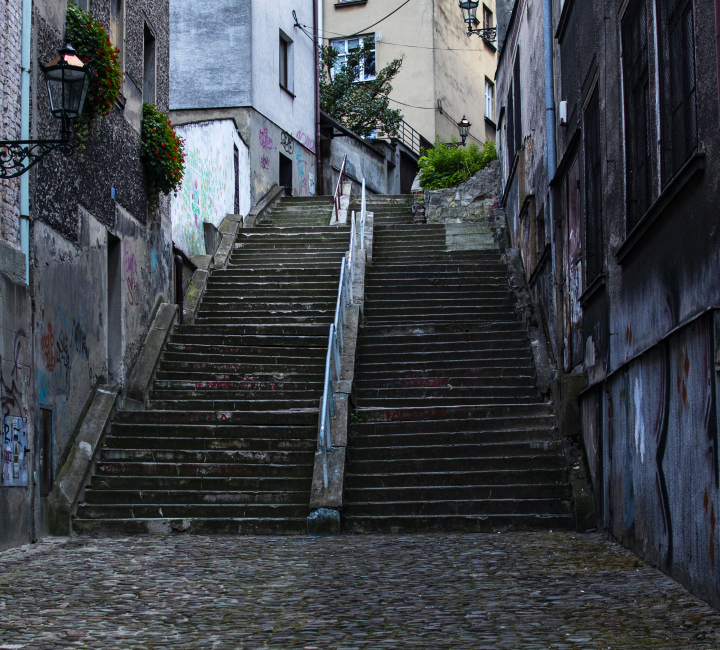 Treppe in einem ruhigen Teil der Stadt