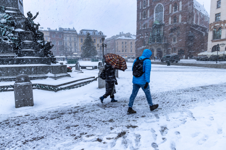 Winter auf dem Marktplatz in Krakau