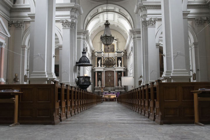 Innenraum der Allerheiligenkirche in Warschau