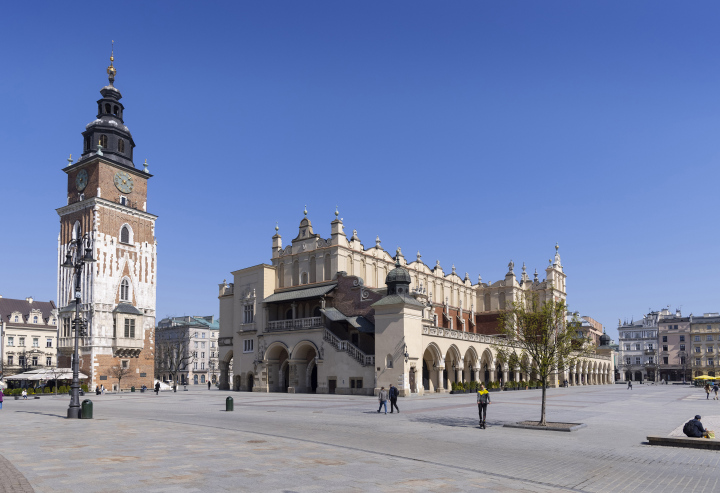 Tuchhallen, Marktplatz in Krakau, Denkmäler