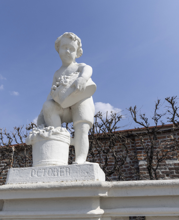 Putto, Statue, Schloss Belvedere in Wien (Oktober)