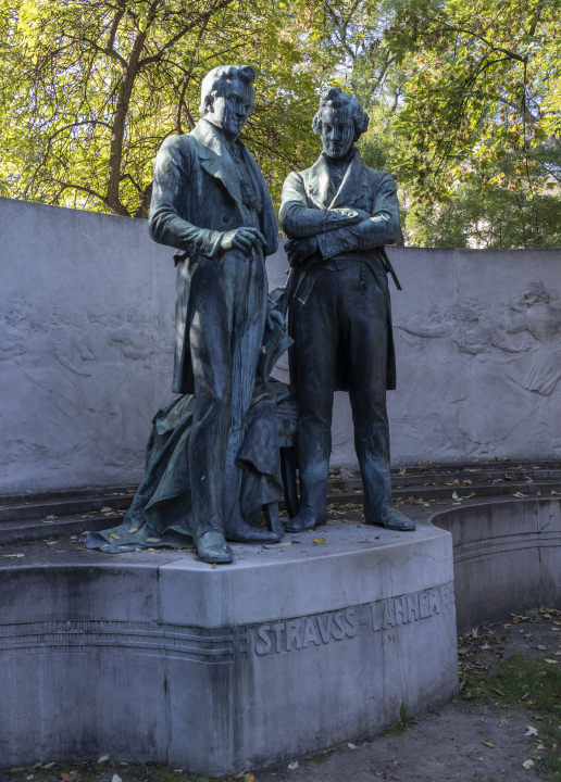 Strauss Lanner-Statue, Denkmal